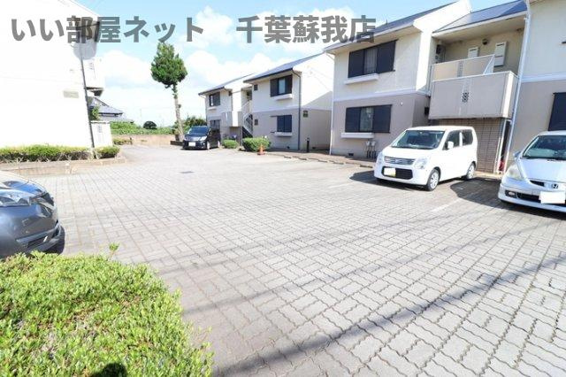 カサベルデ　Cの駐車場