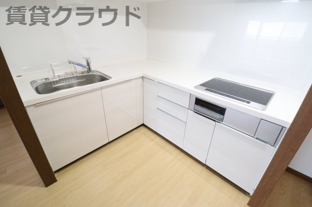 オーシャンビュー壱番館のキッチン|お掃除もしやすいIHのキッチン！