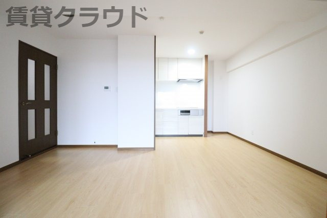 オーシャンビュー壱番館の居間・リビング|使いやすい居間です