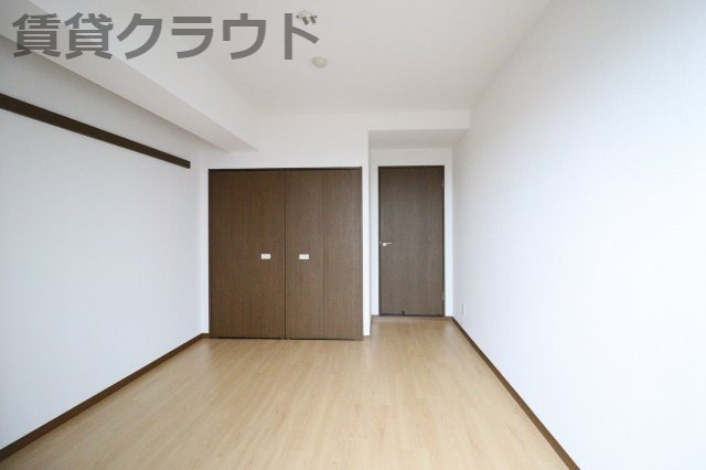 オーシャンビュー壱番館の洋室|明るい洋室です