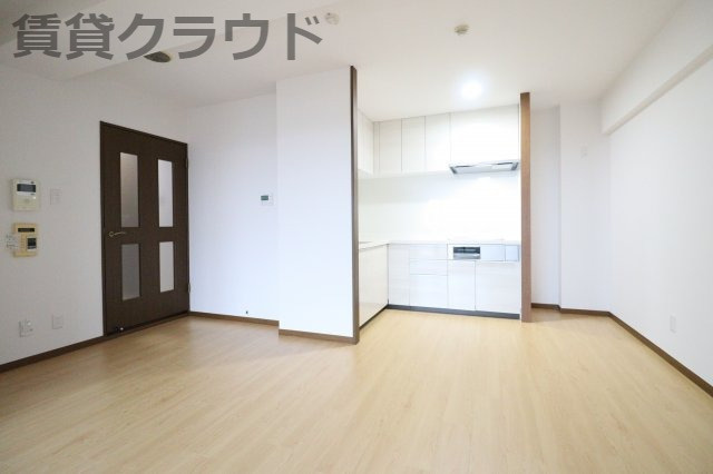 オーシャンビュー壱番館の居間・リビング|リフォーム済みのお部屋です♪