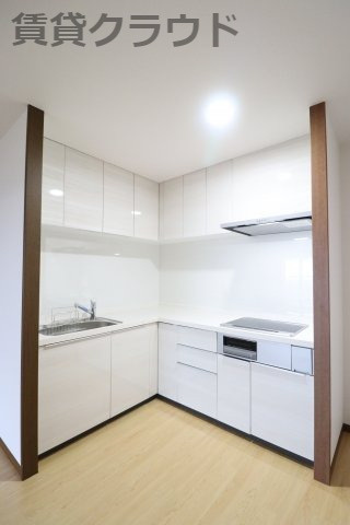 オーシャンビュー壱番館のキッチン|L字キッチンで料理スペースが広いのですごく便利！