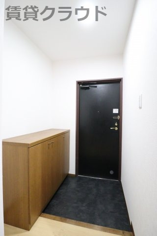 オーシャンビュー壱番館の玄関|シューズボックスも完備で少し広めの玄関です！