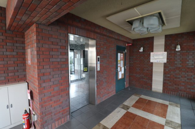 【エントランス】 | マカハイースト