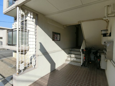 【エントランス】 | カーサベルデ南春日丘