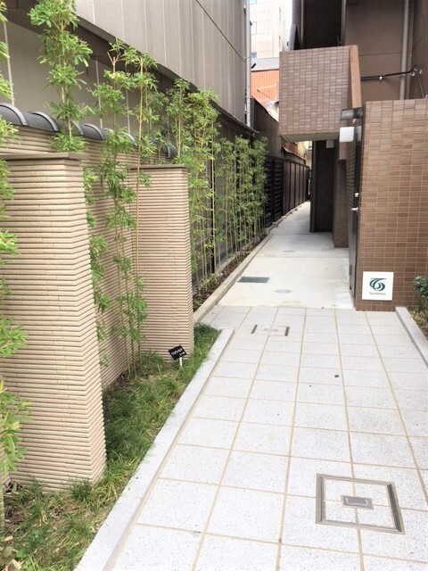 Pianura柳馬場（ピアヌーラ柳馬場）のエントランス