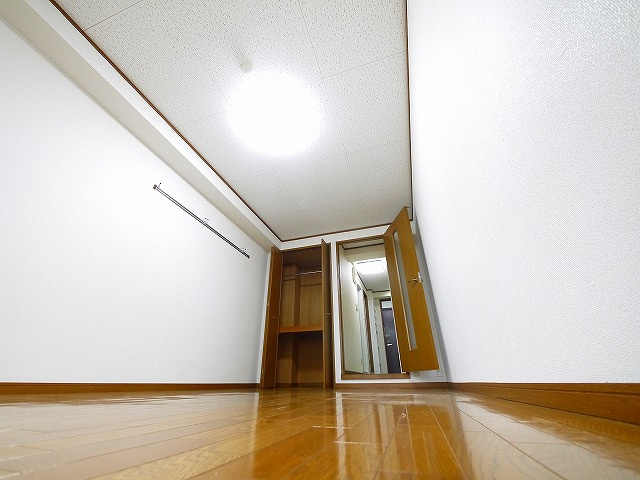 パルスコート新大宮の洋室|ゆったりした洋室です