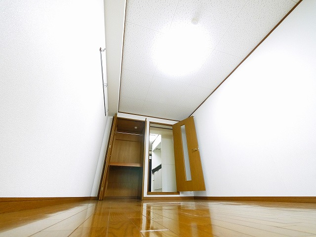 パルスコート新大宮の洋室|きれいな洋室です
