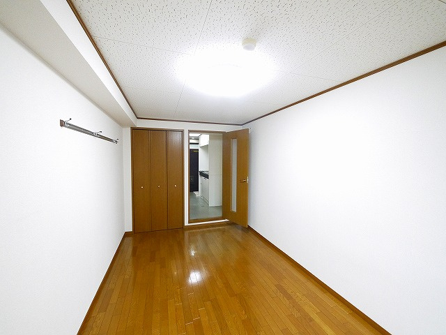 パルスコート新大宮の寝室|ゆとりの広さです