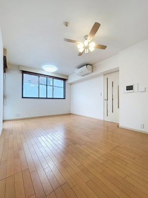 【居間・リビング】 | エスト・グランディール船橋本町 | ★2面採光の明るいお部屋です★