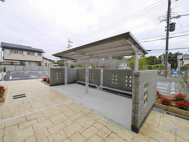 パレ・ソールのその他共用部分|屋根付きが便利な駐輪場