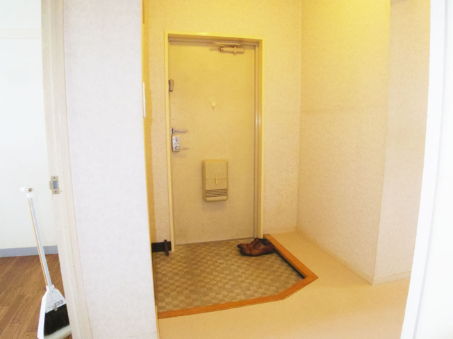 【玄関】 | サンコーポ新橋 中古マンション EM03954 | 御殿場市新橋　玄関