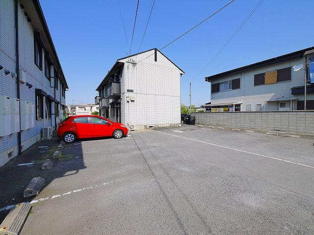コージーコートA（三輪）の駐車場|車をお持ちの方に嬉しい駐車場付きの物件です