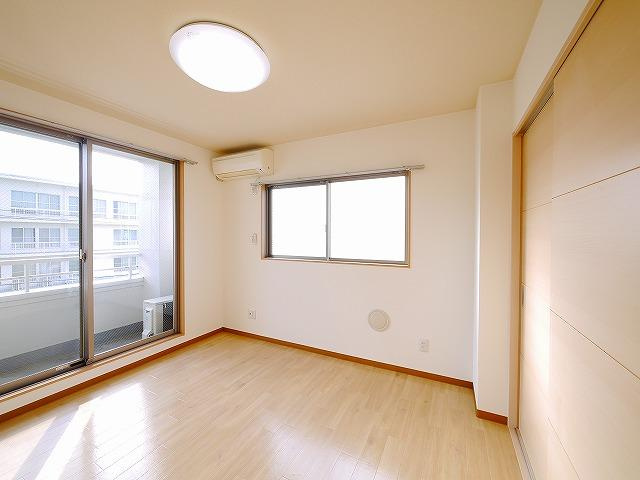 エクセレント天理の洗面所|洗濯機が室内に置けます