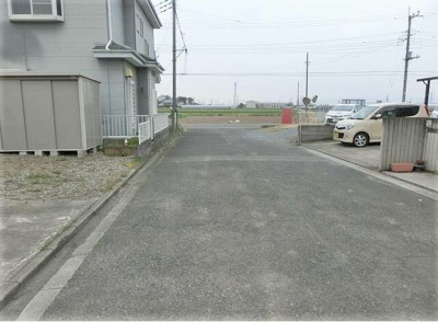 【前面道路含む現地写真】 | 上里町金久保  【平屋】中古住宅