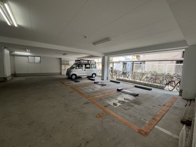 インパレス小阪　(近大　一人暮らし)の駐車場