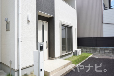 【エントランス】 | リーブルファイン岩塚II | ★エントランス　※別号室写真です。