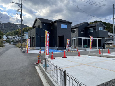 【前面道路含む現地写真】 | リナージュ岩国市南岩国町21-2期　1号棟