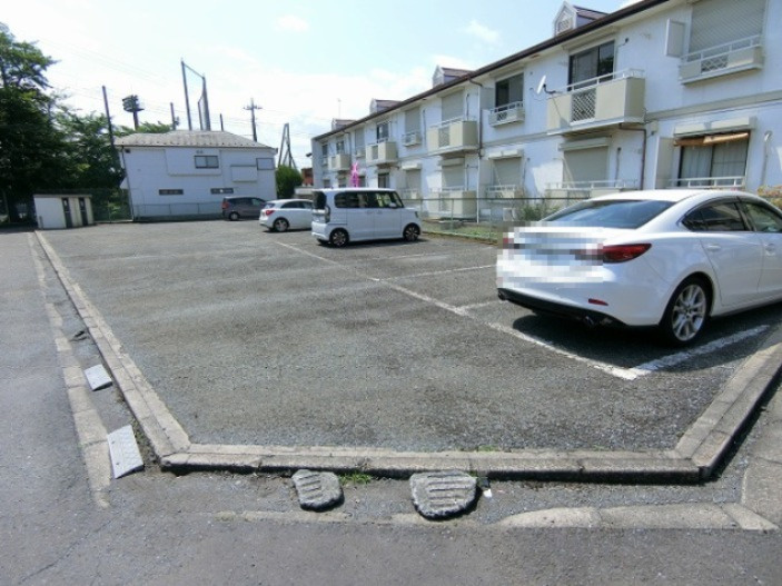 かやとマンションの駐車場
