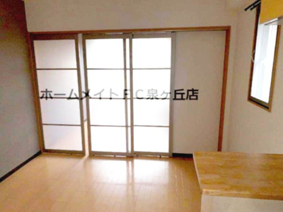 【居間・リビング】 | リアライズ深井駅前 | ダイニングキッチンと洋室の戸を閉めたとき
