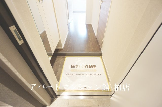インフィニット　カンワの玄関