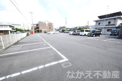 【駐車場】 | ルミナスハイム羽浦 | 駐車場があるので、車を買う予定の方も安心です