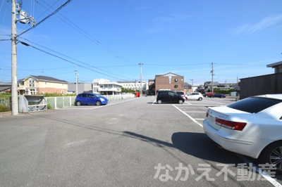 【駐車場】 | ルミナスハイム羽浦 | 車をお持ちの方に嬉しい駐車場付きの物件です