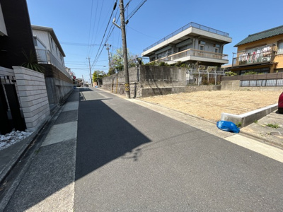 【前面道路含む現地写真】 | 千種区茶屋が坂第2期 全1棟 1号棟＜仲介手数料無料＞上野小・振甫中　新築一戸建て | 4/12撮影
住宅ローンアドバイザーの村田です。住宅ローン審査が通らなかった方、あきらめる前にご相談ください。