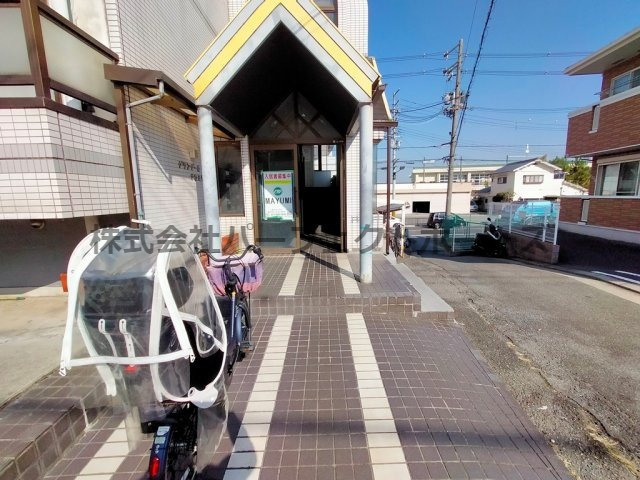 MAYUMIグランデール中宮の駐車場