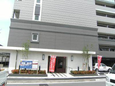 エスリード西小路御池のエントランス