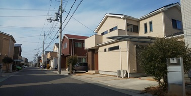 神戸市西区伊川谷町長坂　中古戸建の前面道路含む現地写真