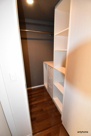 アビティ江坂　仲介手数料無料の収納