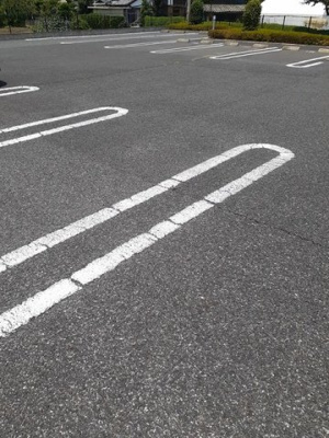 【駐車場】 | ギラソールＡ | 駐車場に車を止められます