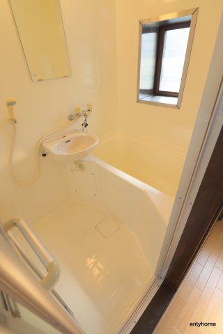 ハイツパイン　仲介手数料無料の浴室