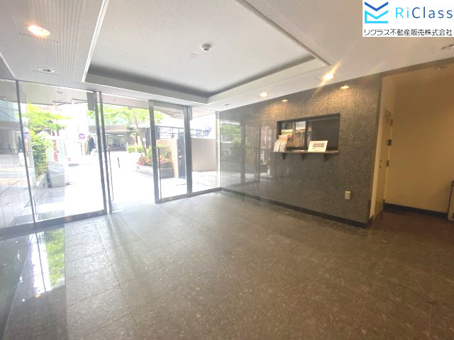 マーレ神戸花隈のエントランス