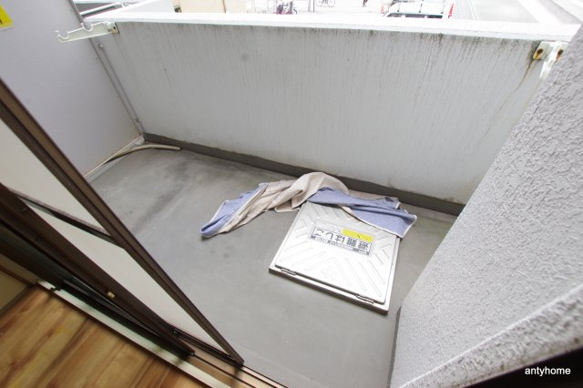 クレイン新大阪　仲介手数料無料のバルコニー