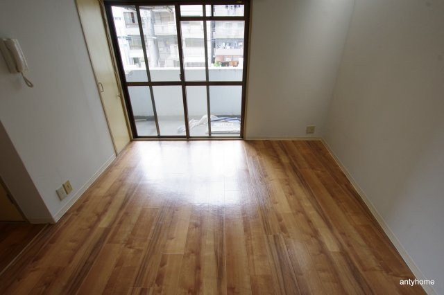 クレイン新大阪　仲介手数料無料の洋室