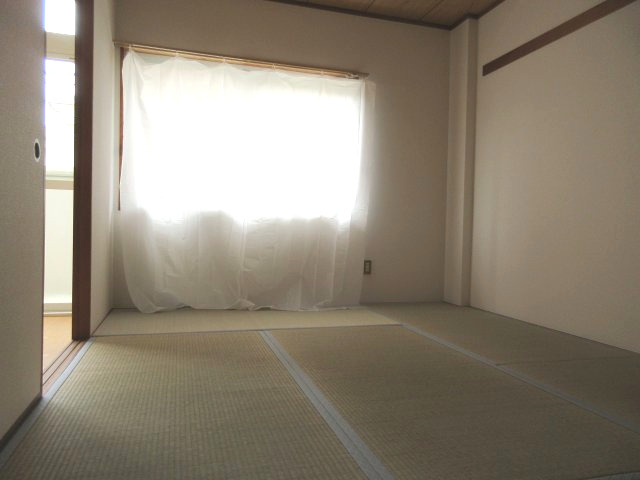 ハイツサンフラワーの和室