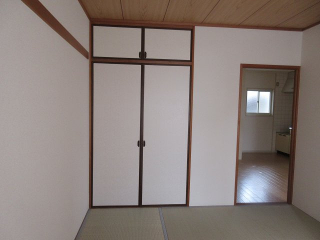 ハイツサンフラワーの和室