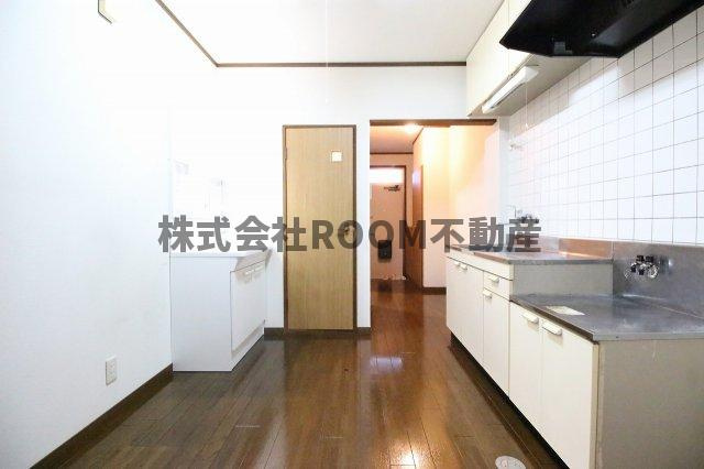 GLORIAの居間・リビング|こちらのリビングで趣味の時間をお楽しみください