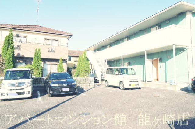 ルクリアの駐車場