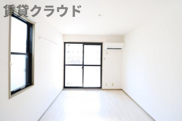 アローンヒルズの居間・リビング|使いやすい居間です