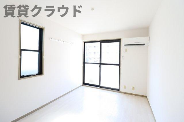 アローンヒルズの寝室|落ち着いた色調の寝室です