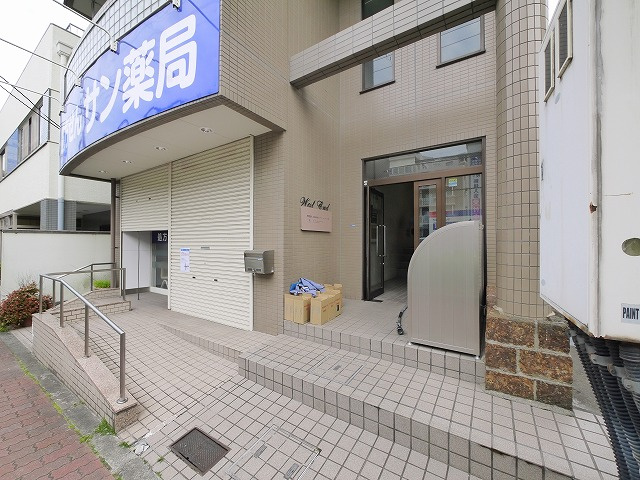 ウエストエンドのエントランス