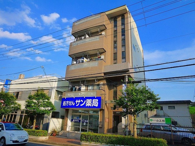 ウエストエンドの外観