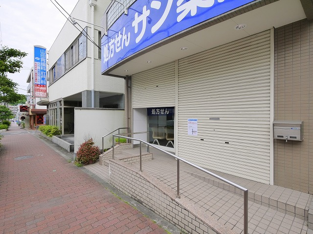 ウエストエンドのエントランス
