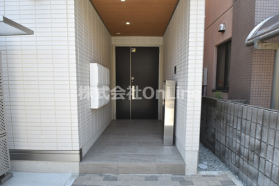 【エントランス】 | ラフィーネクローバーⅡ