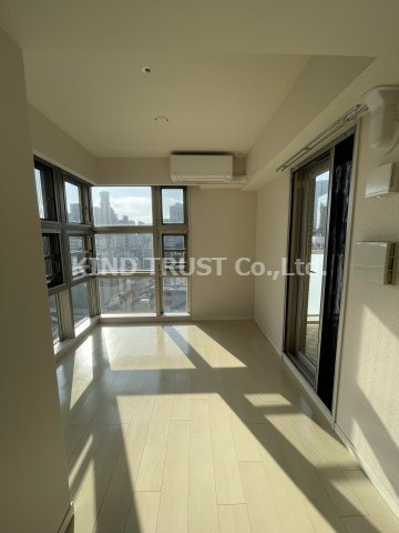 Y’sCourt 東梅田の洋室|コンパクトで使いやすい洋室です