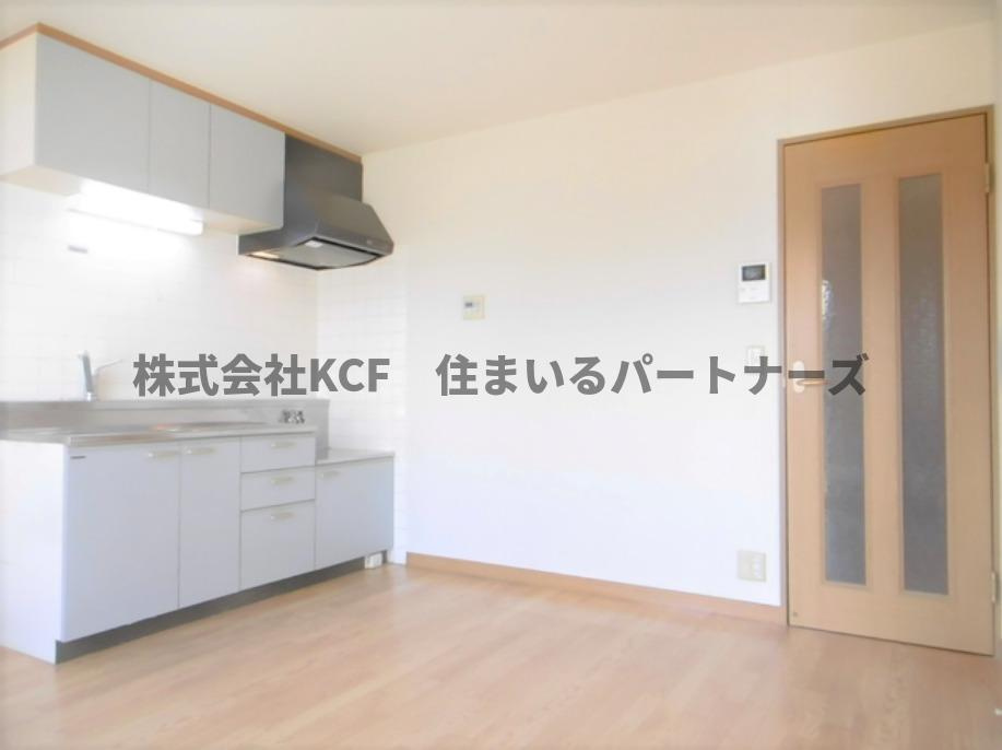 アネックス安武の居間・リビング|キッチンでお料理をお楽しみください