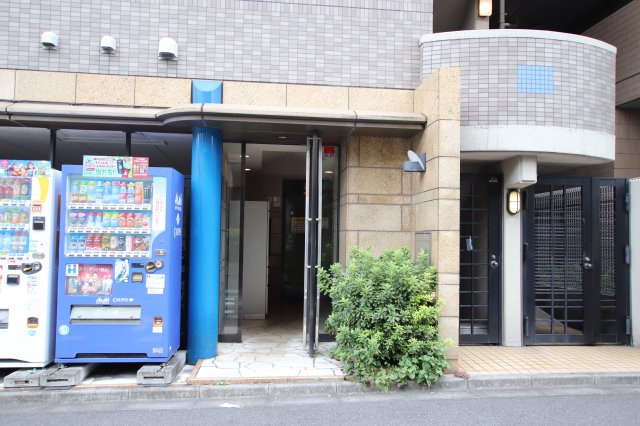 メゾン・ド・ヴィレ本駒込のエントランス